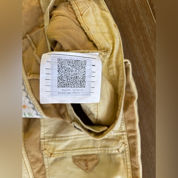 RARE!! Free People We The Free Y2K Yellow Patchwork Embroidered Crop Pant - Picture 11 of 16